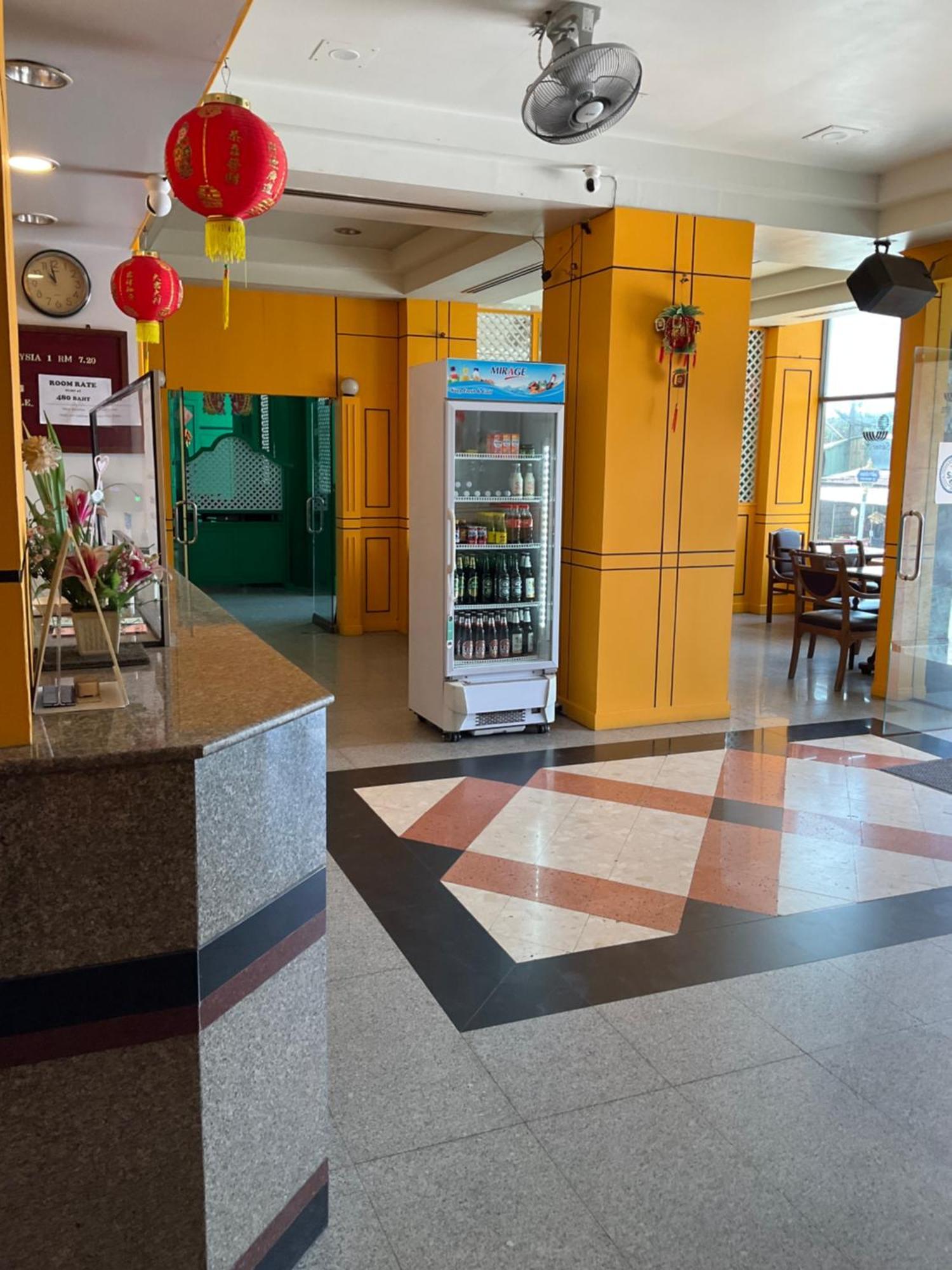 Intertower Hotel Sungai Kolok Exteriör bild